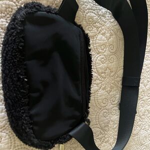 Lululemon black cross body bag